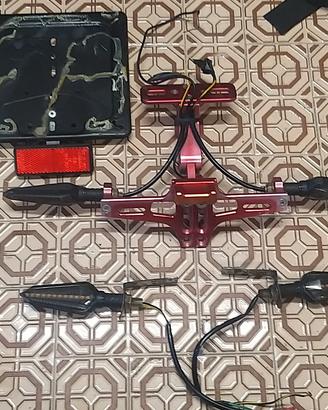 Kit Frecce Led + porta targa universale moto