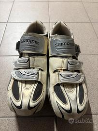 Scarpe da bici con attacchi Shimano