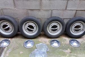 4 Cerchi 8 pneumatici 125-12 nuovi FIAT 500 L 1970
