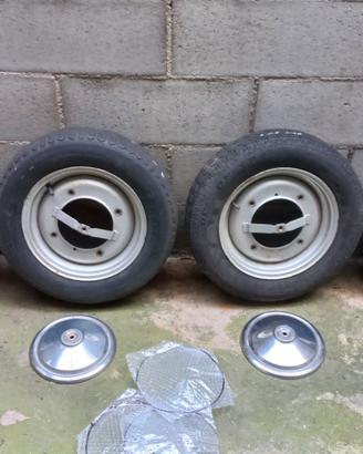 4 Cerchi 8 pneumatici 125-12 nuovi FIAT 500 L 1970