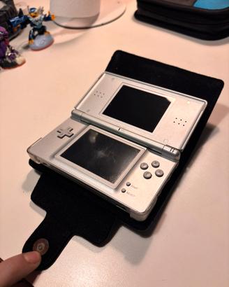 Nintendo ds grigio