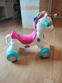 Cavallino unicorno cavalcabile Clementoni