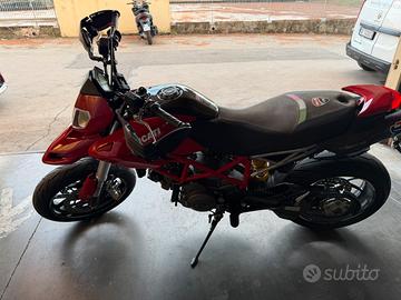 Hypermotard 796