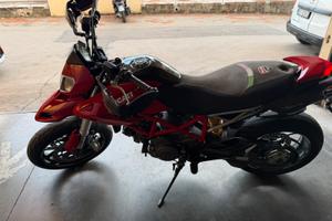 Hypermotard 796