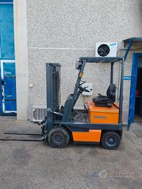 Carrello elevatore muletto Toyota
