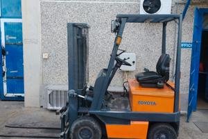 Carrello elevatore muletto Toyota