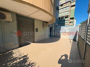 Negozio Bari [Cod. rif 3330743VCG] (S. Girolamo)
