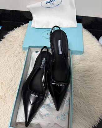 Décolleté a punta in pelle PRADA EU39