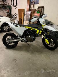 Husqvarna 701 Supermoto - 2022