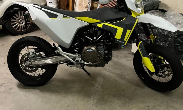 Husqvarna 701 Supermoto - 2022