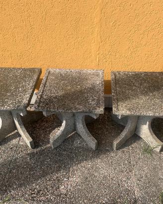 Tavolino e sassi arredo giardino