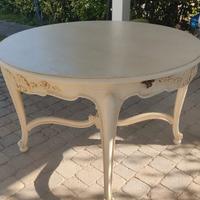 Tavolo e sedie shabby chic 