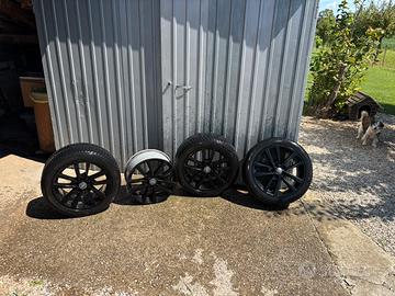 Cerchi originali Audi 17" con gomme invernali
