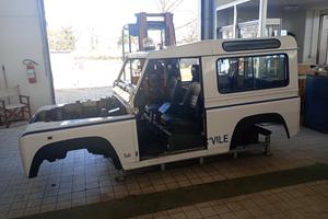 Land Rover Defender Scocca