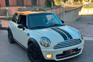 Mini 1.6 16V Cooper D Chili FULL...