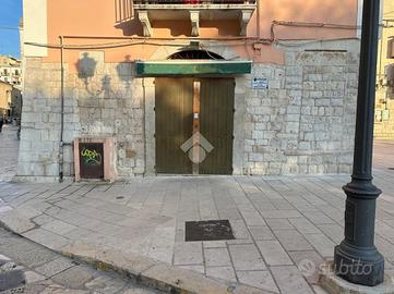 2 LOCALI A BARLETTA