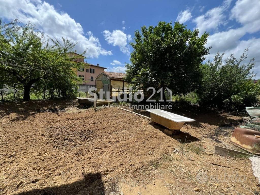 Terreno di 700 m² a Montevarchi - Altro