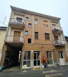 Immobile in asta di 185 m² con più di 5 locali a V