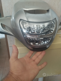Faro anteriore beverly 400 e carena coprifaro