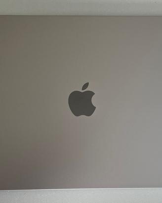 MacBook Air 15” M3 (2024) - 16gb RAM- in garanzia