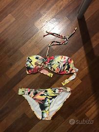 Bikini tropica style