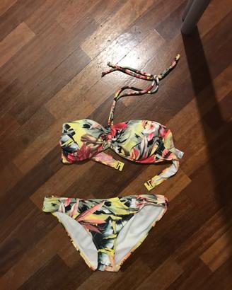 Bikini tropica style
