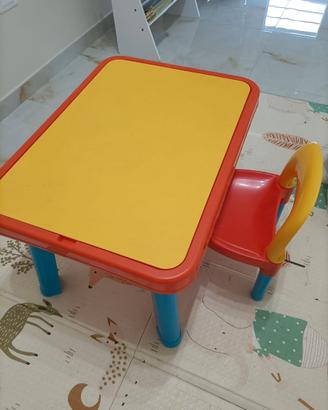 TAVOLO E SEDIA PER BIMBO/A