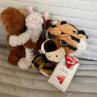 Peluche Tigre e orsetto mucca abbracciati.