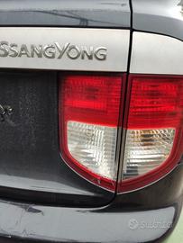 Fanale post dx int SSANGYONG KYRON del 2007