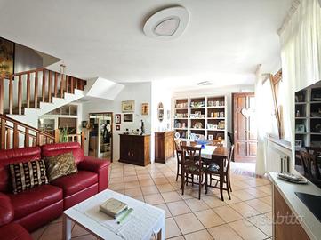 VILLA A SCHIERA A VENEZIA