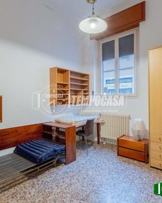 AMPIO MONOLOCALE IN CONTESTO DI CORTE