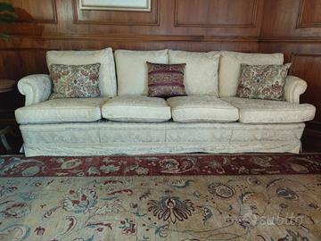 Divano 4 posti e 2 poltrone 