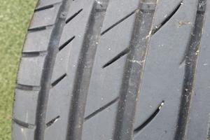 4 gomme semi nuove