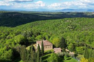 Rustico / Casale di 600 m² con più di 5 locali e b