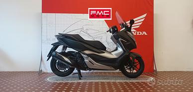 Honda Forza 300