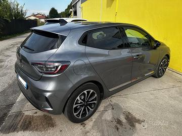 RENAULT CLIO 1.0 2025