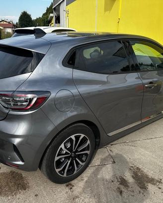 RENAULT CLIO 1.0 2025