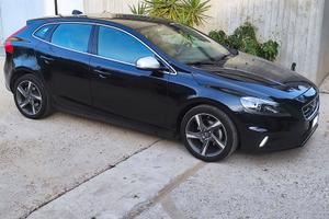 Volvo V40 1.6 Diesel R-Design / Momentum-Anno 2014