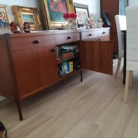 Tavolo Madia Cristalliera Legno Tek + sedie Harry