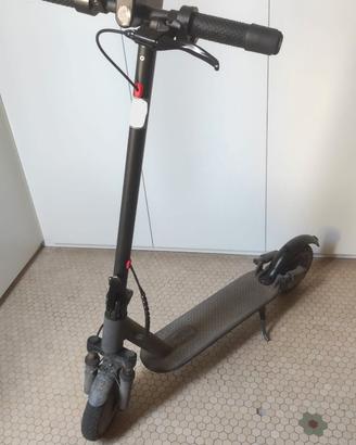 Monopattino elettrico Sixfox mod. TS07 usato