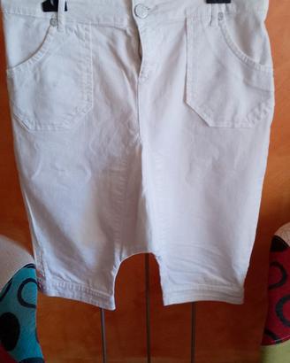 Pantaloni bermuda bianchi
