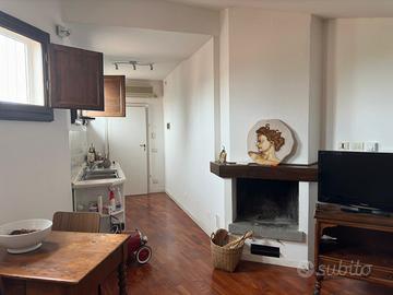 Monolocale mansardato