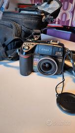 Nikon ED 8 megapixel con accessori