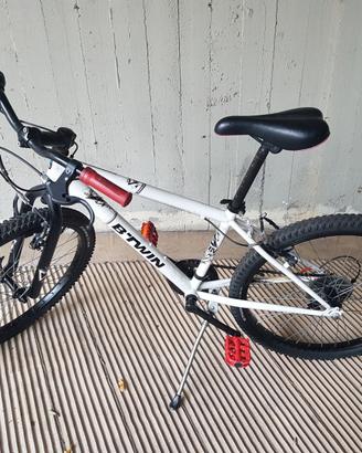 Mtb rockrider 300,  6 velocità, freni tradizionali