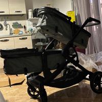 Passeggino gemellare/fratellare