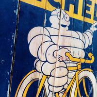 Michelin Insegna Pneumatico