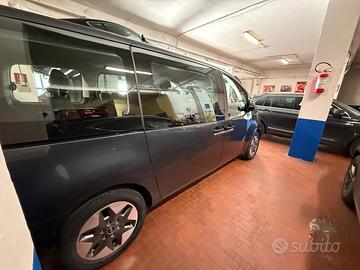 Minivan 9 posti Hyundai Staria AUTOMATICO