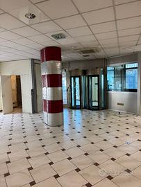 Piazza Rosselli - Locale commerciale ex banca MPS