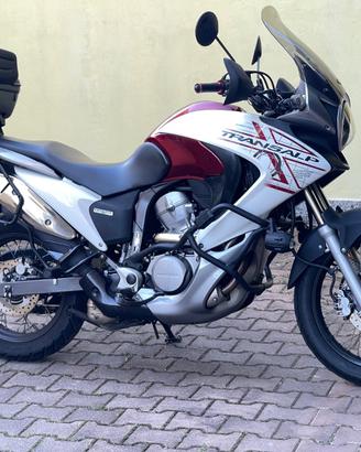 Transalp XL 700 V (scambi)