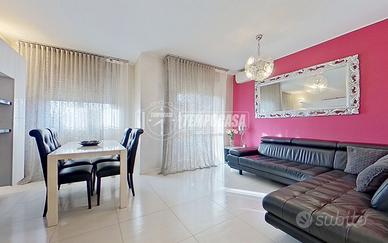 Luminoso e moderno Trilocale con Box e Cantina!